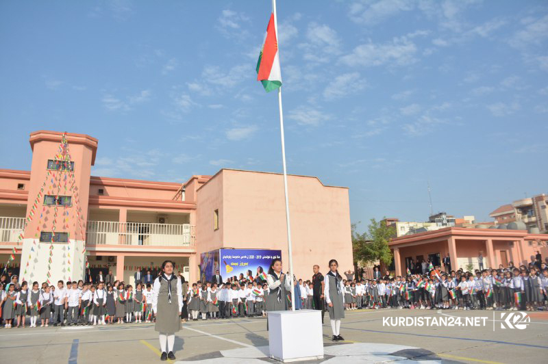 سەرۆکی حکوومەت زەنگی ساڵی نوێی خوێندنی لێدا